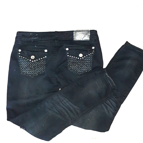 - ALMOST FAMOUS DISTRESSED JEANS - Picture 1 of 8